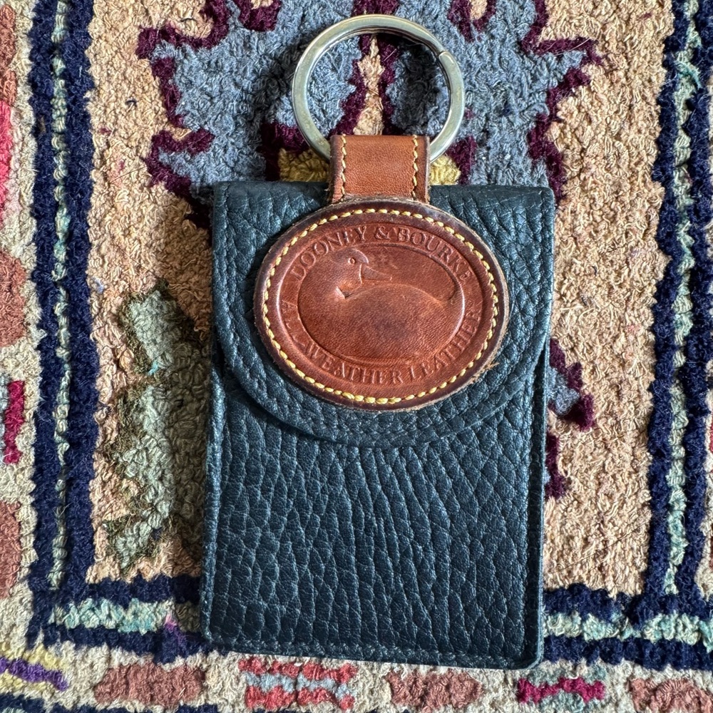 Vintage Dooney & Bourke all weather leather keychain Wallet